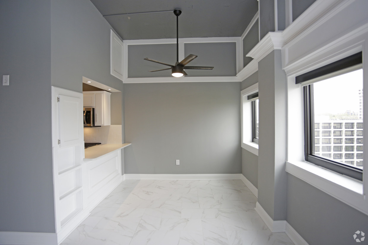 plaza-house-kansas-city-mo-1br-1ba—east-facing-vaulted-ceilings75 (3)