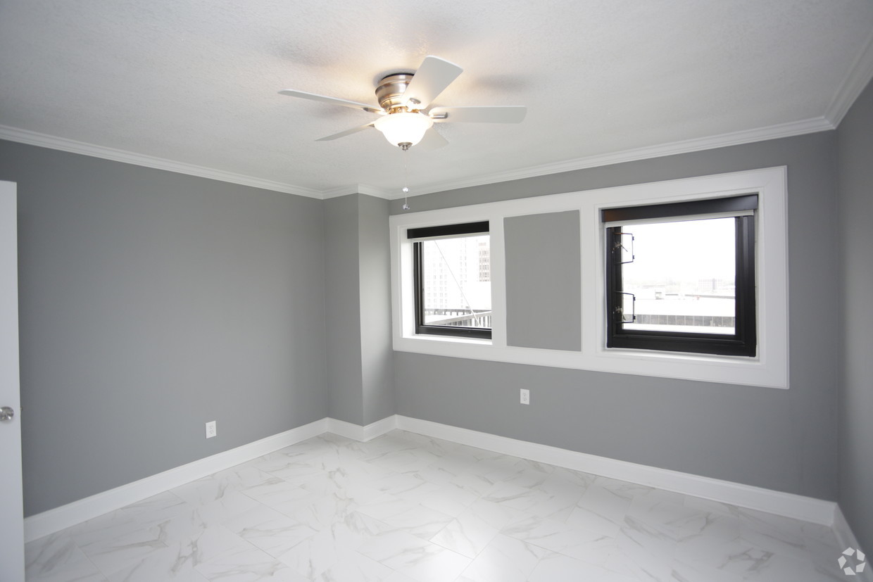 plaza-house-kansas-city-mo-1br-1ba—east-facing-vaulted-ceilings75 (5)