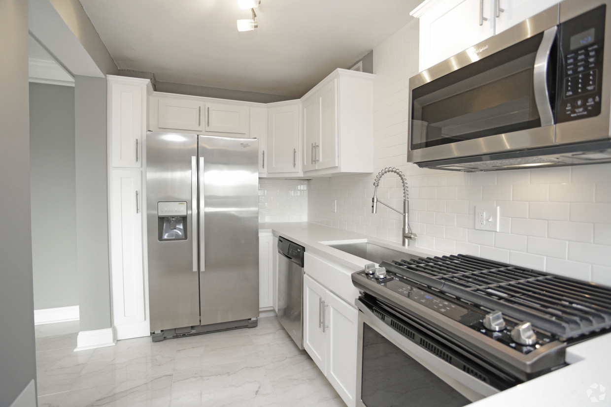 plaza-house-kansas-city-mo-1br-1ba—east-facing754-sf (3)