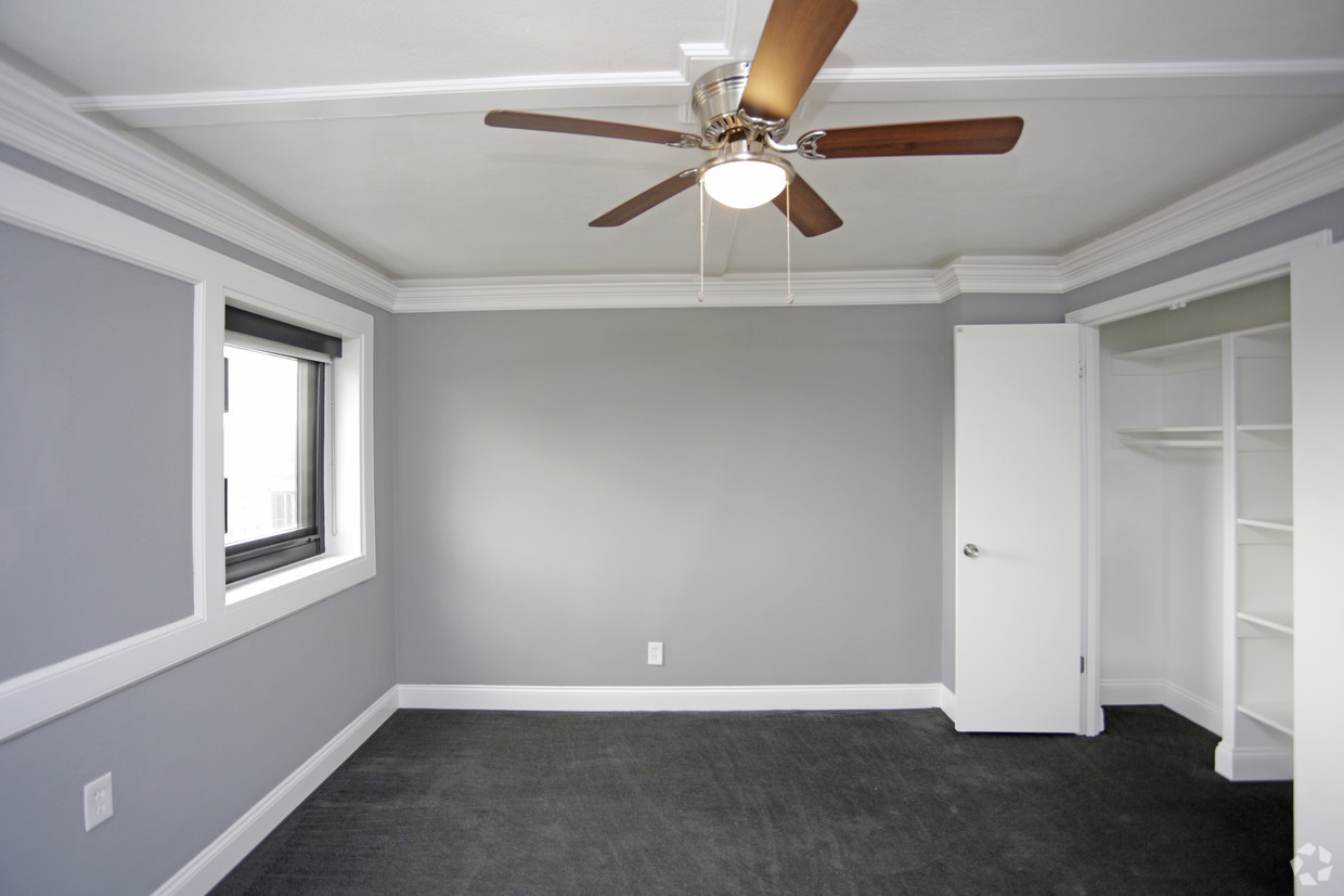 plaza-house-kansas-city-mo-1br-1ba—east-facing754-sf (6)