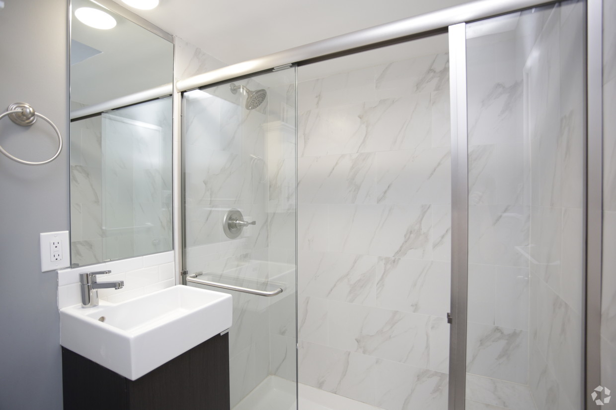 plaza-house-kansas-city-mo-1br-1ba—east-facing754-sf (8)