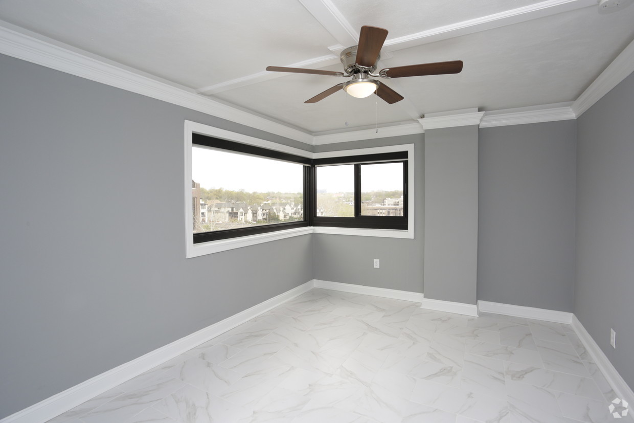 plaza-house-kansas-city-mo-1br-1ba—west-facing867-sf (6)