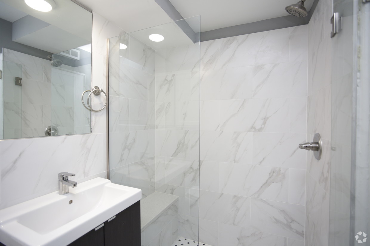 plaza-house-kansas-city-mo-2br-2ba—east-facing990-sf (9)