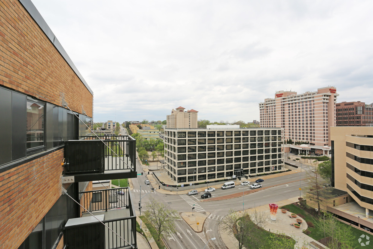 plaza-house-kansas-city-mo-building-photo (4)